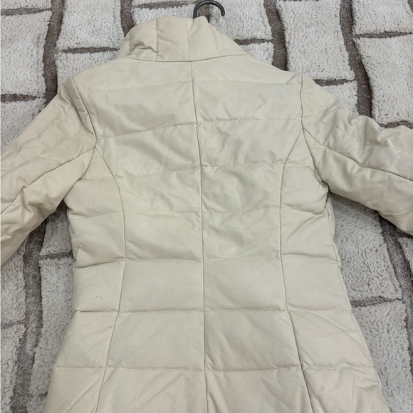 White leather Danier  winter jacket - Picture 5 of 6